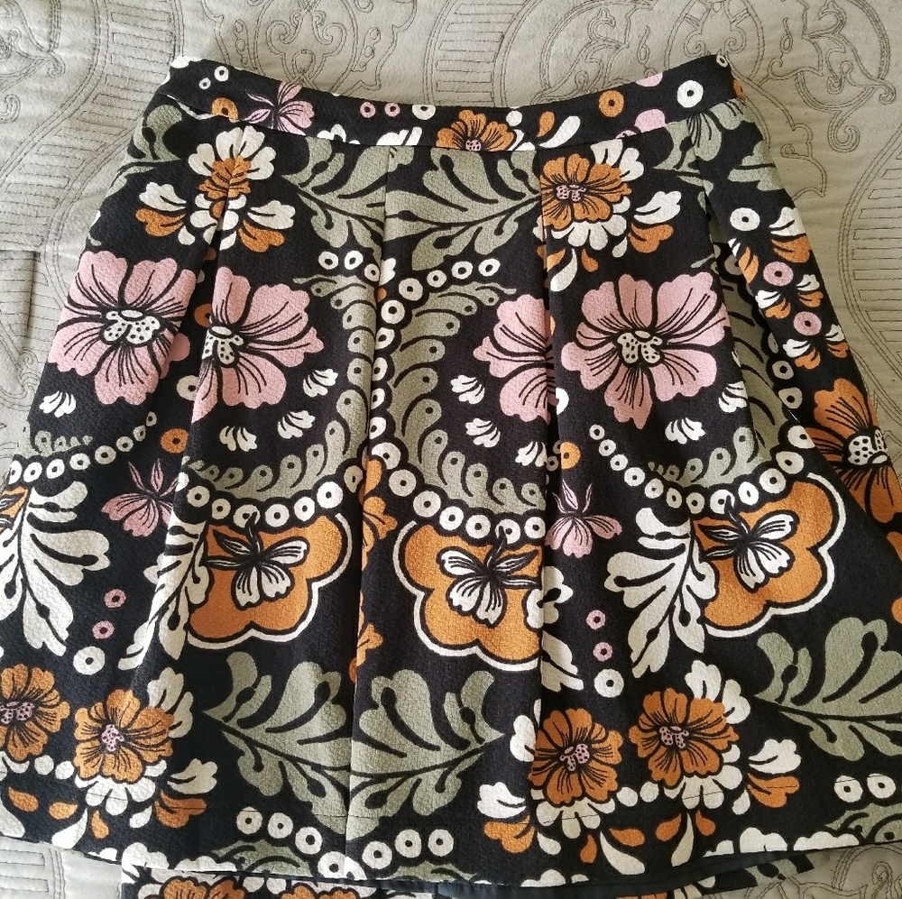 H&M brown floral pleated skirt